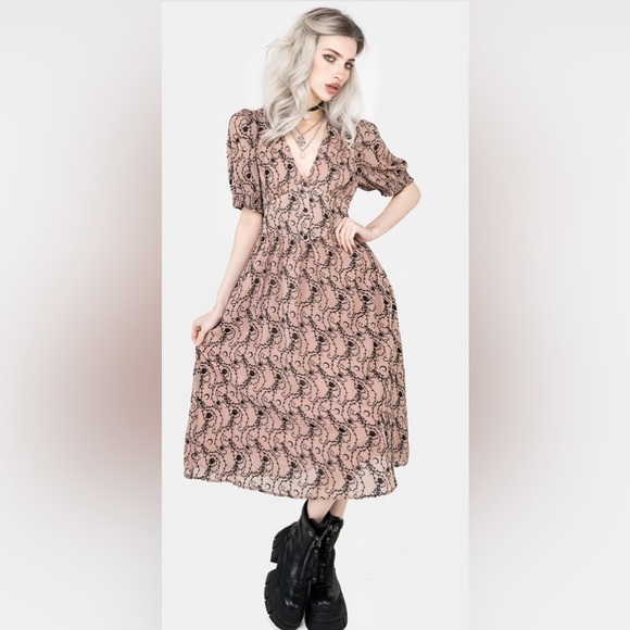 Disturbia Dresses & Skirts - NWT DISTURBIA Rosethorn Corset Midi Dress